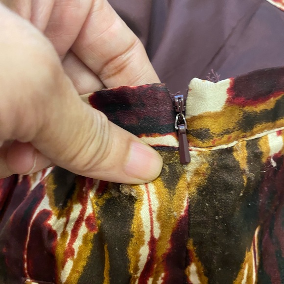 Michael Kors Dressy Skirt with under lining zipper w/2 pockets pleated front - Picture 9 of 10